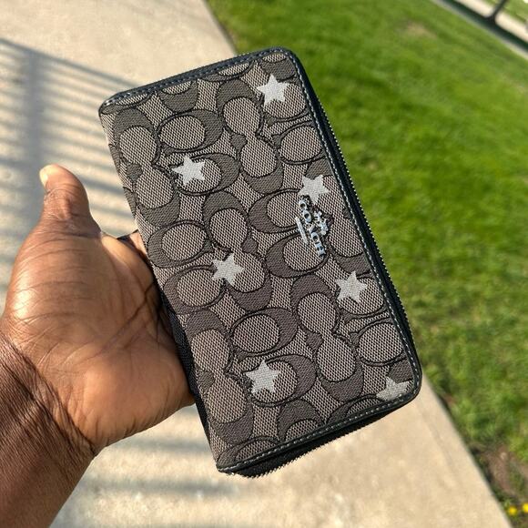 Coach Dempsey Large Phone Wallet In Signature Jacquard With Star Embroidery - Picture 15 of 16